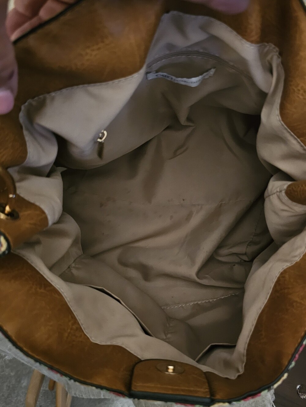 Cato Hobo Shoulder Bag - Picture 3 of 8